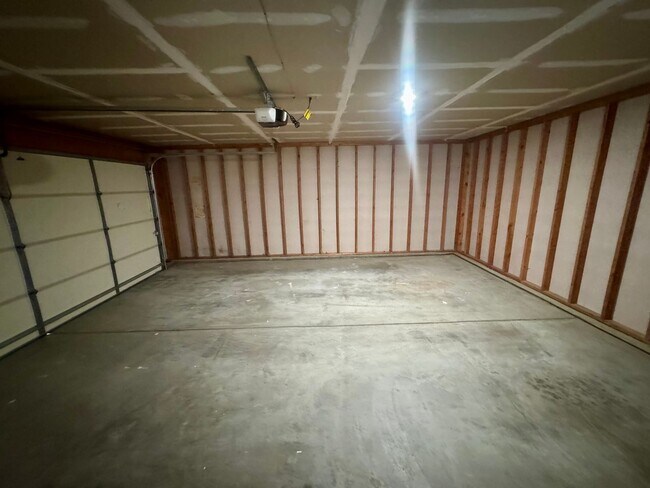 Building Photo - 4 Bedrooom home in Security-Widefield