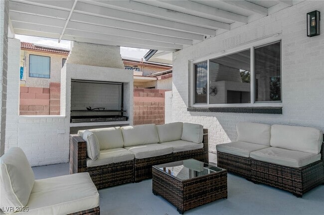 Building Photo - 3485 Shamrock Ave