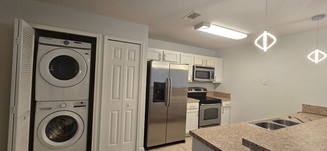 Primary Photo - Move-In Special 1/2 off 1st month rent!