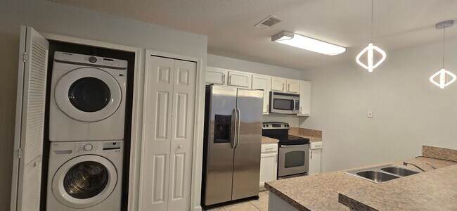 Building Photo - RENT VOUCHERS ACCEPTED - The Woods of Ortega