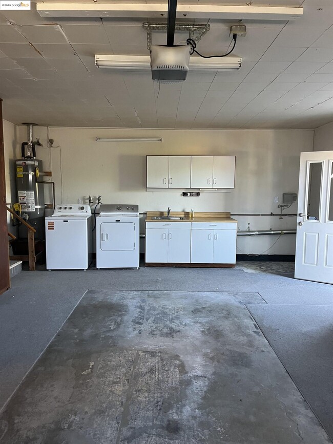 Building Photo - 941 Kittery Way