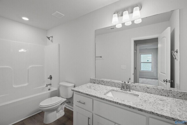 Building Photo - 4 Bedrooms in Hazel Green!!