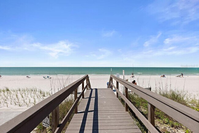 Building Photo - 1848 Shore Dr S