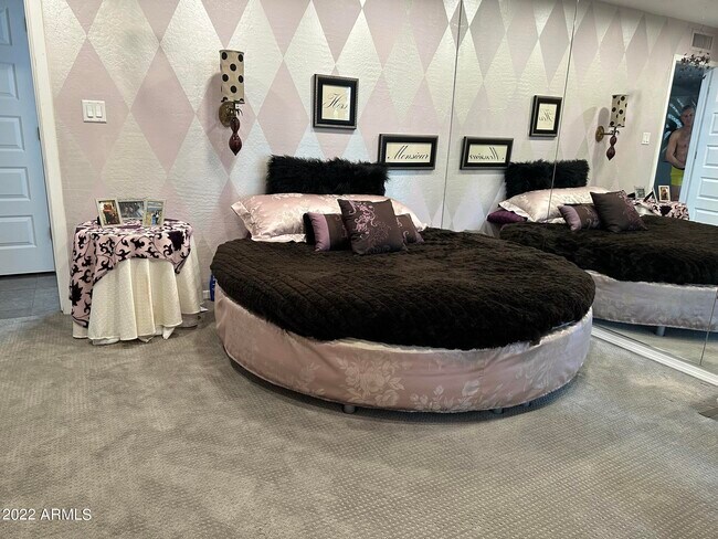 Building Photo - 7908 E Solano Dr