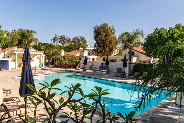 Building Photo - 13 Morena