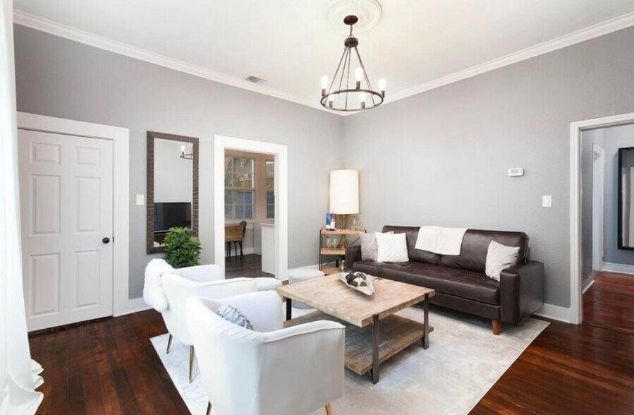 Building Photo - 1002 W Mulberry Ave