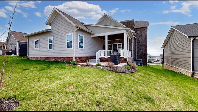 Building Photo - Durham Farms of Hendersonville!