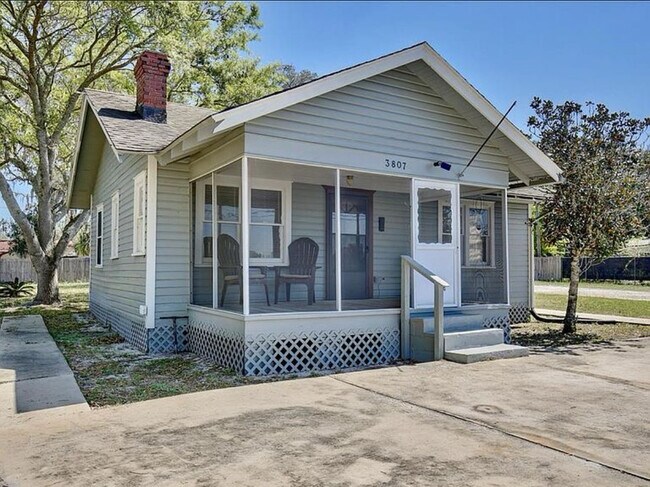Building Photo - 3807 S Sanford Ave