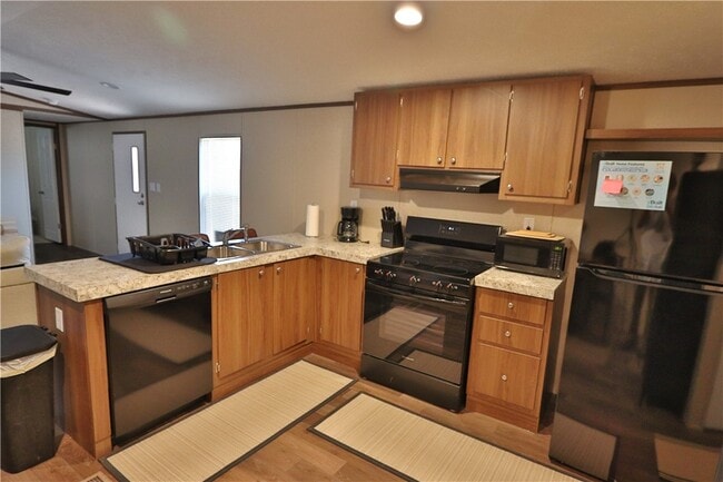Building Photo - 1681 River Gardens Dr