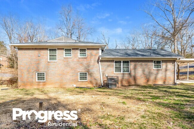 Building Photo - 313 28th Ave NW