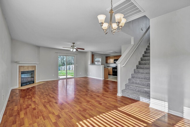 Building Photo - 138 Bermuda Lakes Dr