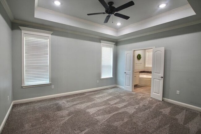 Building Photo - Coming Soon! Stunning 3 Bed 2 Bath Home on...