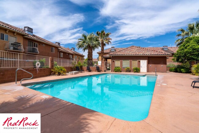 Building Photo - Lovely 2 Bedroom Condo. Pet Friendly!