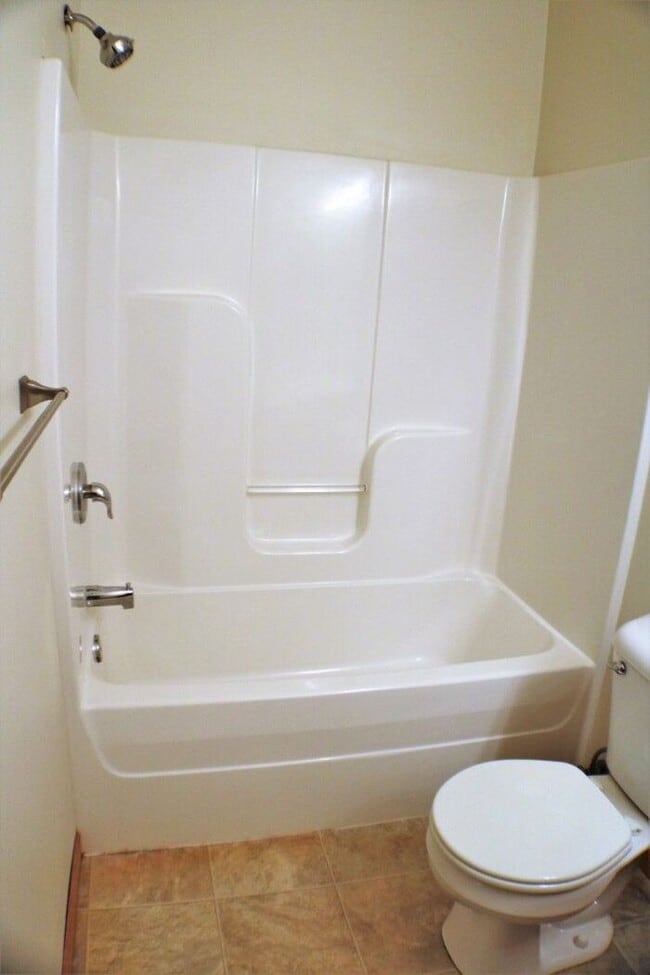 Building Photo - $1,225 | 1 Bedroom +Bonus Room, 1 Bathroom Condo | Pet Friendly* | Available for August 1st, 2026...