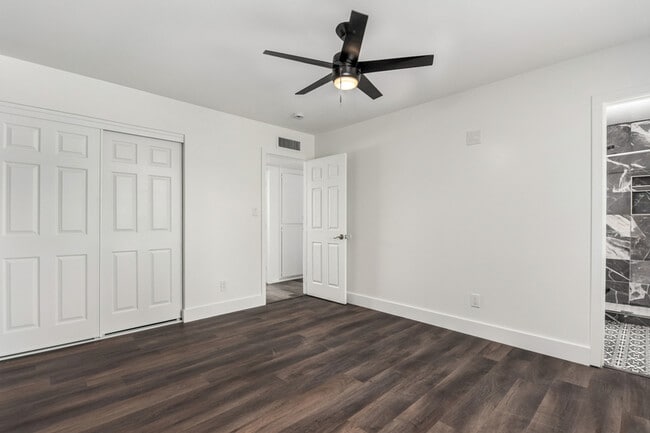 Building Photo - 7813 E Cypress St
