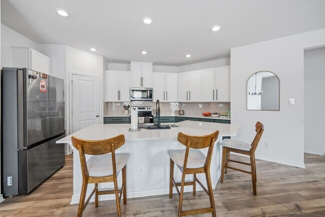 Building Photo - 4015 Casita Mia St