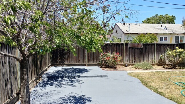 Building Photo - AMAZING Updated 3 Bedroom/2 Bath Home in Good School Area! - BERRYESSA