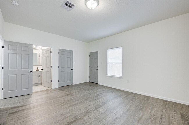 Building Photo - 319 N Carolina St