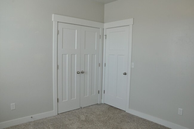 Building Photo - 3 bedroom, 2 bathroom house located in the desirable area of Saratoga Springs/ Lehi, UT