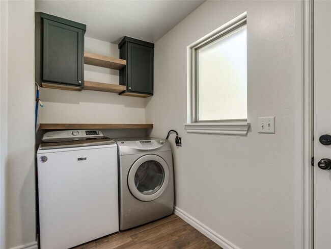 Building Photo - 4101 N Hammond Ave