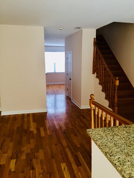 Building Photo - 2501 W 36th St