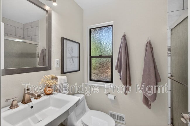 Building Photo - 3937 Orangewood Dr