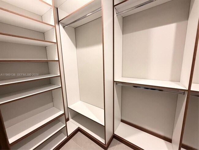 Building Photo - 3200 NE 165th St