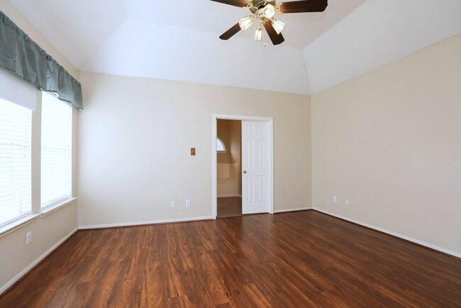 Building Photo - 834 Featherbrook Ct