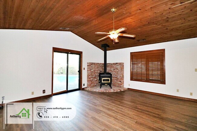 Building Photo - 15714 Middletown Park Dr