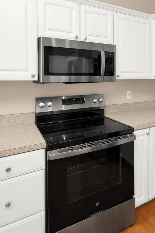 Building Photo - 14480 Chinese Elm Dr