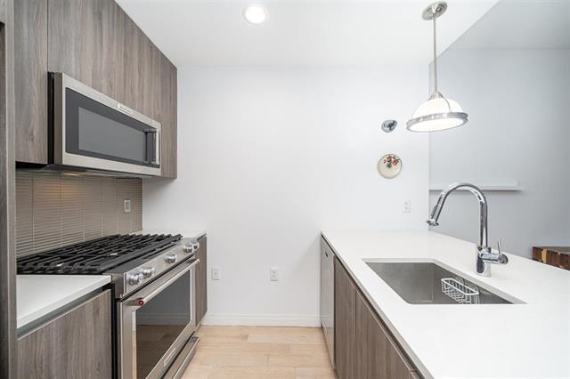 Kitchen - 160 1st St