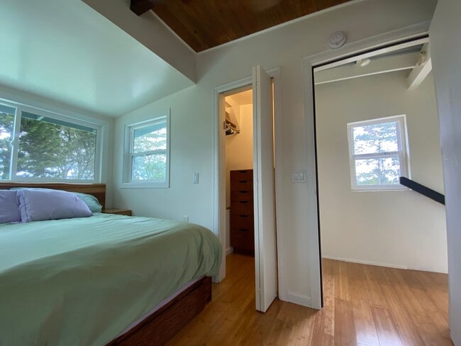 Building Photo - Private Hideaway on 1 Acre -Hawaiian Paradise Park