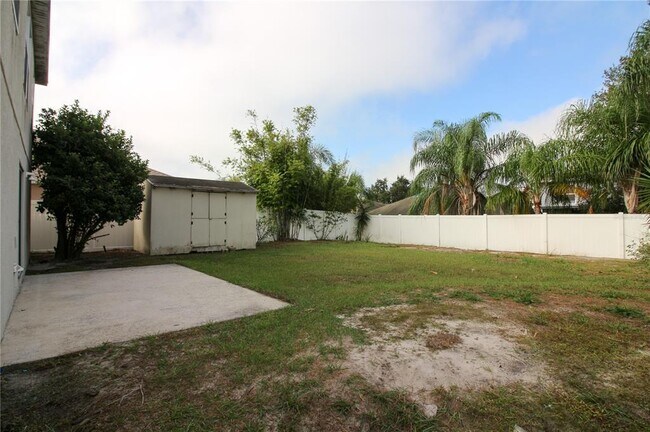 Building Photo - 1222 Myopia Hunt Club Dr