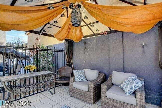 Building Photo - 7 Old Lake Cir