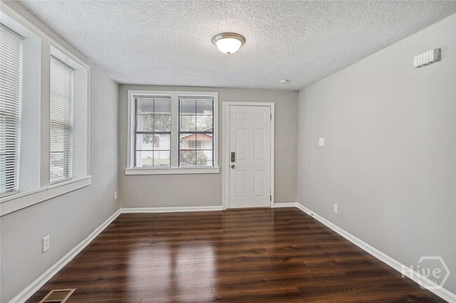 Building Photo - 1306 E 35th St