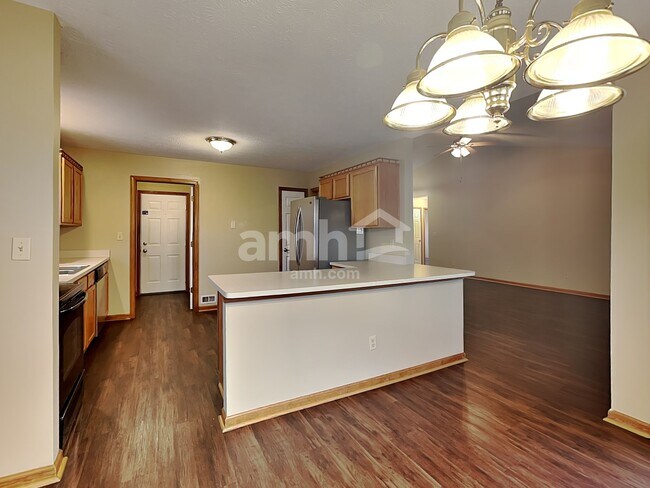 Building Photo - 464 E Quail Wood Ln