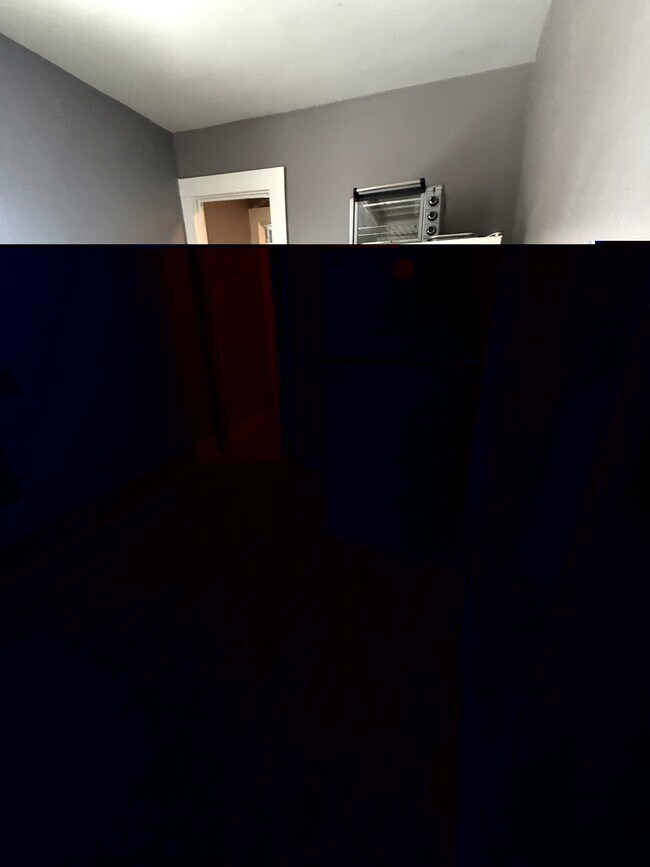 Building Photo - 428 E 27th St