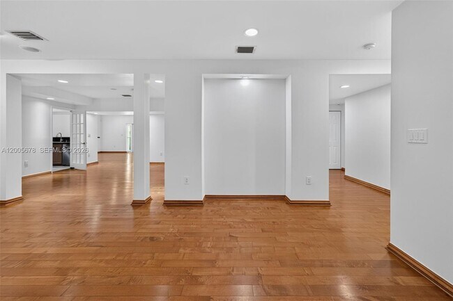 Building Photo - 1237 Aduana Ave