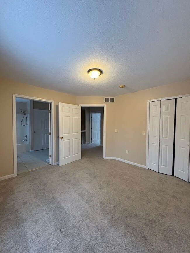 Building Photo - Three bedroom two bathroom home for rent