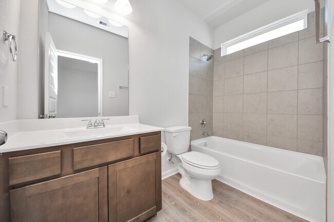 Building Photo - 15523 Foresail Ln