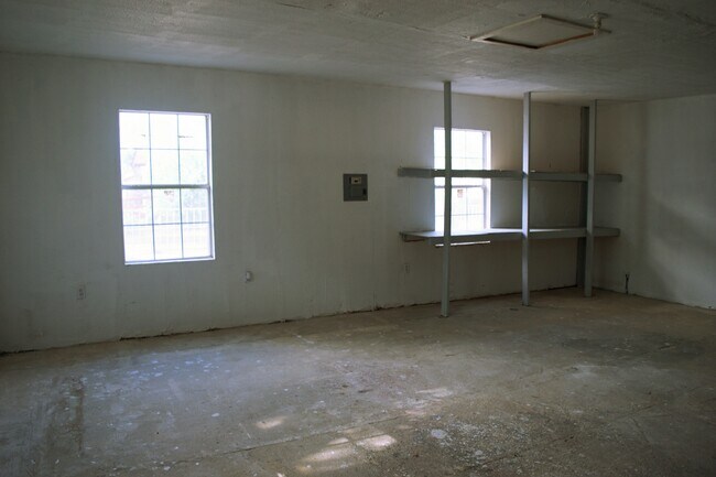Building Photo - 2623 Irwin Dr