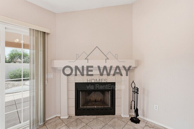 Building Photo - 819 E Cindy St