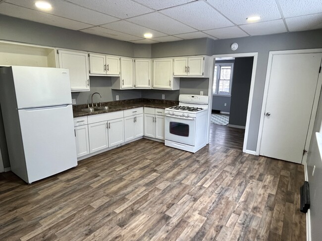 Building Photo - 315 Oak Ave SE