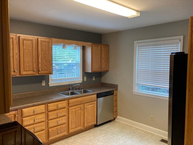 Building Photo - St. Matthews  3 Bed 2 Bath Stone Cape Cod Home