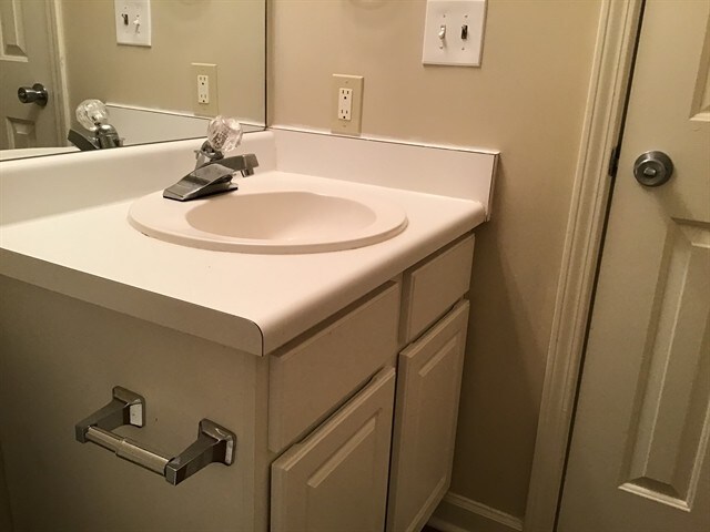 Building Photo - 2535 Lakeview Trl
