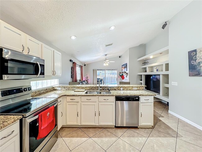 Building Photo - 14826 Lady Victoria Blvd