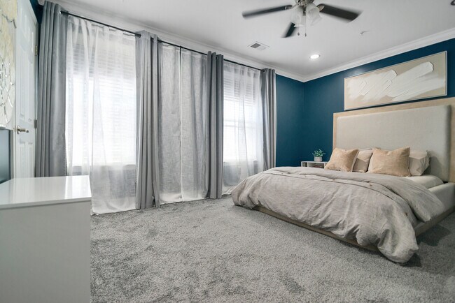 Building Photo - 5213 D St SE