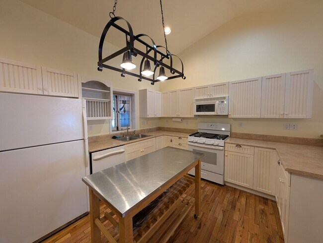 Building Photo - 224 Capitan Cir