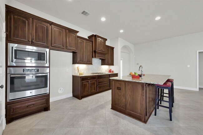 Building Photo - 150 N Greatwood Glen Pl
