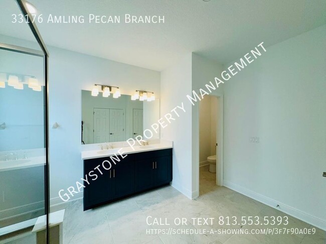 Building Photo - "Luxury Living in Wesley Chapel: Spacious ...